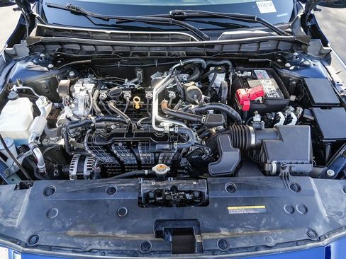 Used 2024 Nissan Altima 2.5 SR FWD image 28