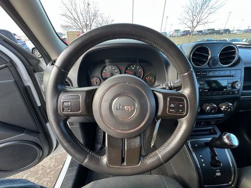 Used 2012 Jeep Patriot Latitude image 32