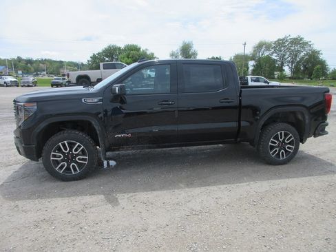 New 2026 GMC Sierra 1500 AT4 AWD/4WD image 9