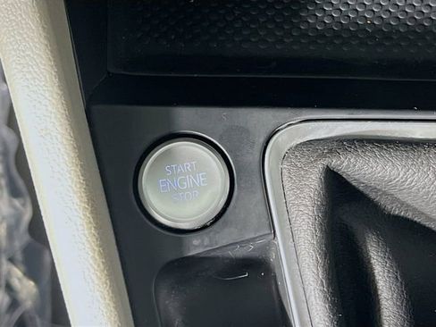 Used 2023 Volkswagen Jetta SE w/ Panoramic Sunroof Package image 19