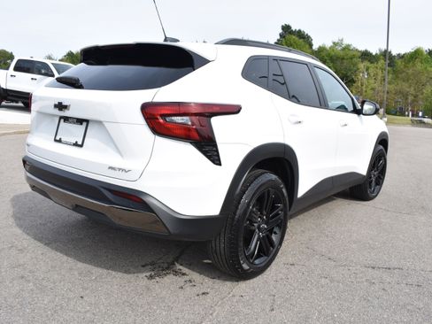 Used 2025 Chevrolet Trax ACTIV w/ Driver Confidence Package image 9