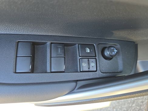Used 2025 Toyota Corolla Cross XLE w/ Convenience Package AWD/4WD image 29