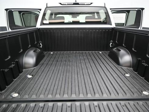 New 2026 Toyota Tundra SR image 12