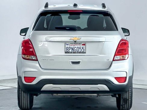 Used 2017 Chevrolet Trax LT w/ LT Convenience Package image 7