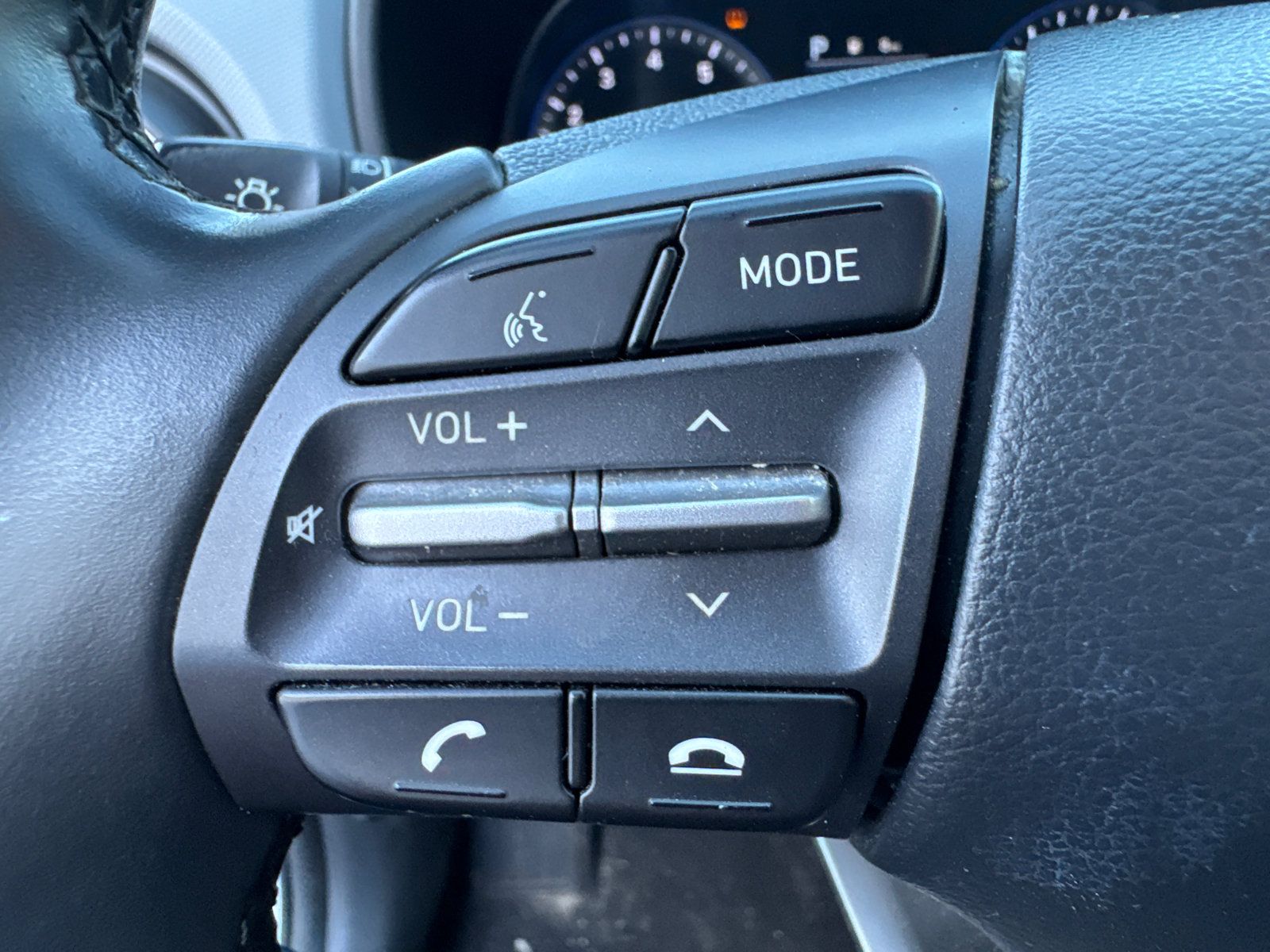 Used 2020 Hyundai Kona Limited AWD/4WD image 32