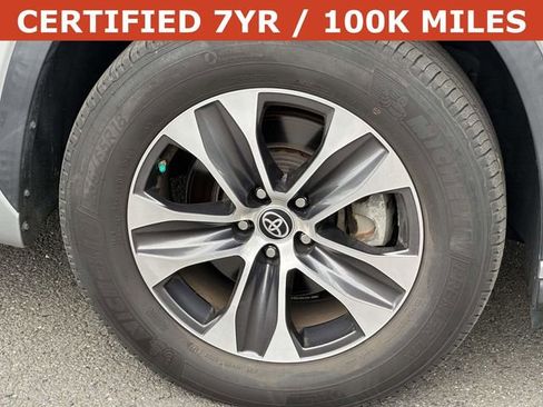Used 2023 Toyota Highlander XLE FWD image 7
