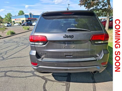 Used 2017 Jeep Grand Cherokee Altitude AWD/4WD image 7