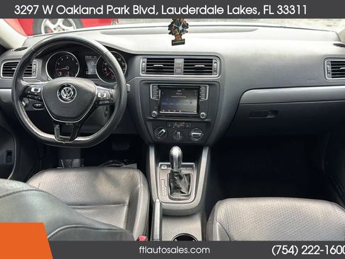 Used 2017 Volkswagen Jetta SE FWD image 24