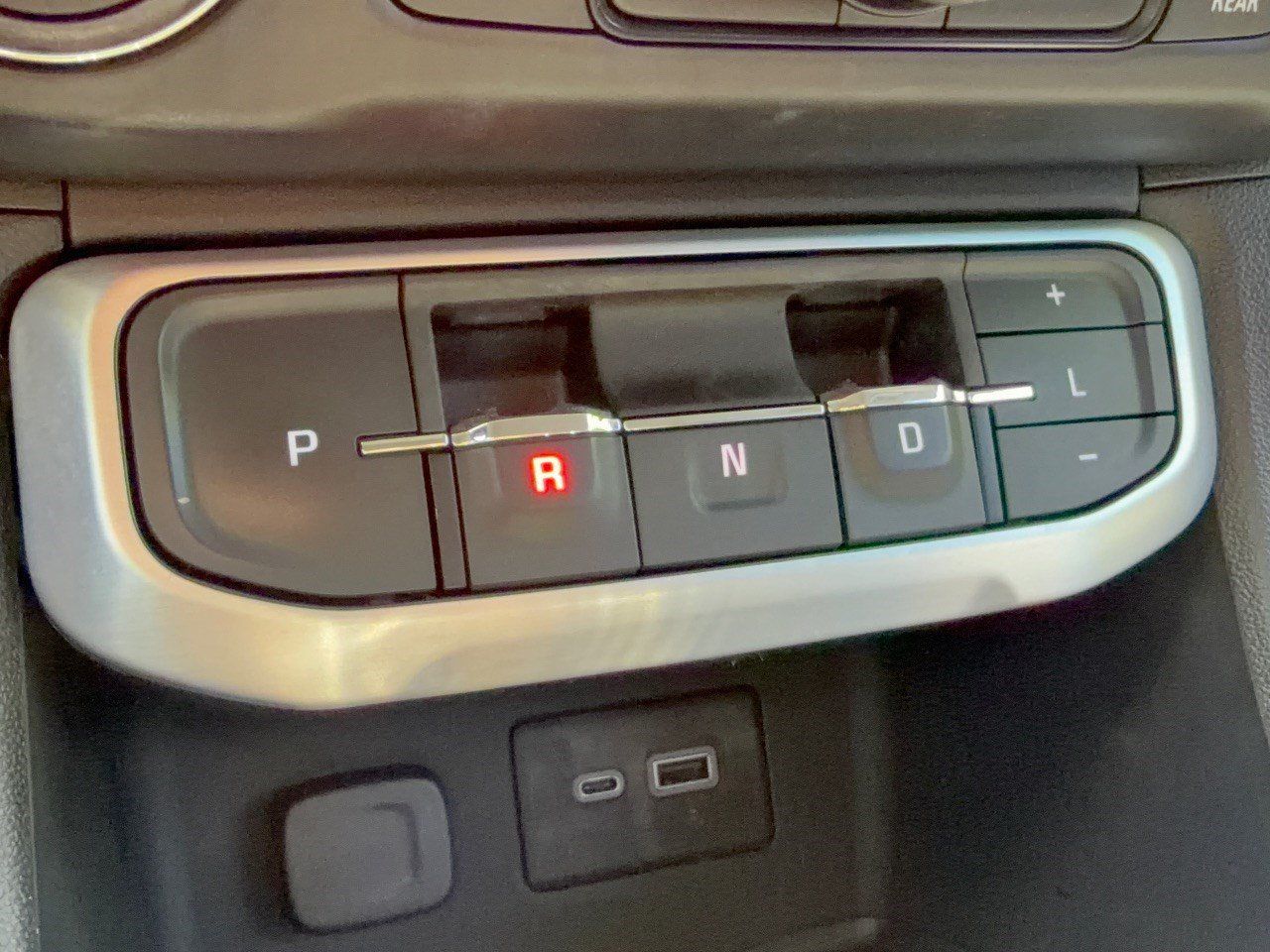 Used 2021 GMC Acadia SLE w/ Driver Convenience Package FWD image 21