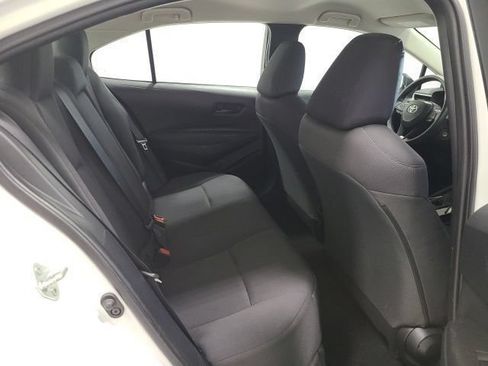 Used 2022 Toyota Corolla LE FWD image 14