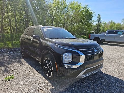 Used 2023 Mitsubishi Outlander SEL Black Edition AWD/4WD image 4
