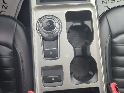 Used 2024 Ford Edge SEL AWD/4WD image 15