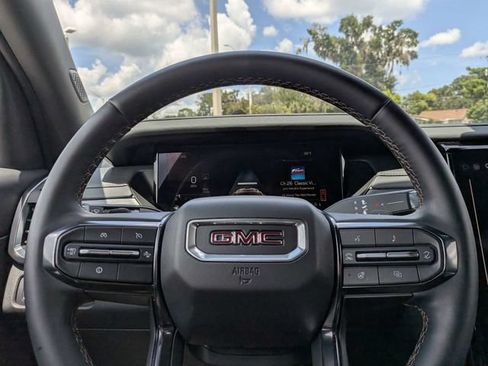 Used 2025 GMC Acadia AT4 AWD/4WD image 22