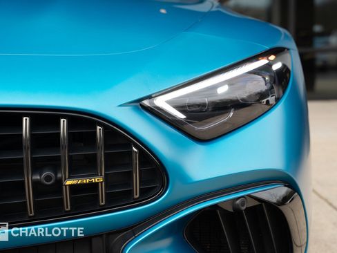 Used 2022 Mercedes-Benz SL 63 AMG 4MATIC w/ Driver Assistance Package image 6