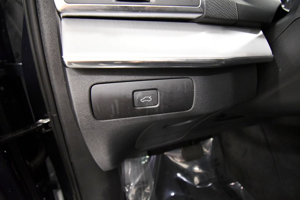 Used 2023 Volvo XC90 B5 Core AWD/4WD image 20