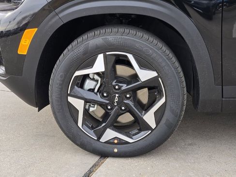New 2026 Kia Seltos S AWD/4WD image 8