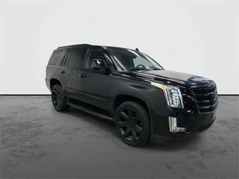 Used 2020 Cadillac Escalade Luxury image 5