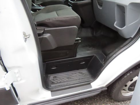 Used 2015 Ford Transit 250 130 Low Roof image 19