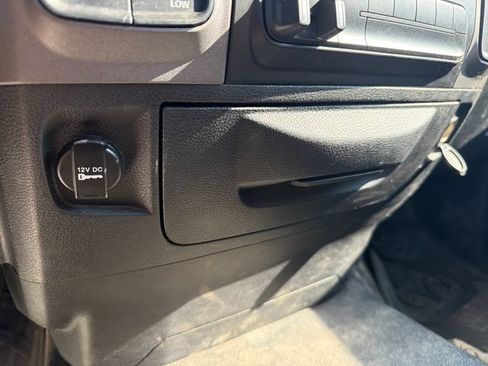 Used 2017 RAM 1500 Tradesman w/ Chrome Appearance Group AWD/4WD image 14