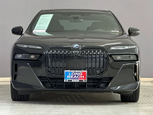 Certified 2024 BMW i7 xDrive60 AWD/4WD image 5