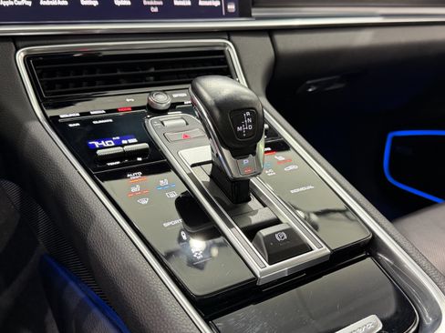Certified 2022 Porsche Panamera 4 Platinum Edition image 37