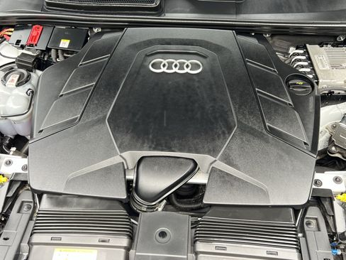 Used 2022 Audi Q8 Premium w/ Convenience Package AWD/4WD image 34