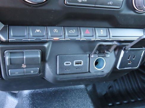 New 2026 Chevrolet Silverado 1500 W/T w/ WT Value Package AWD/4WD image 8