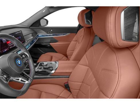 New 2026 BMW i7 M70 w/ Executive Package AWD/4WD image 9