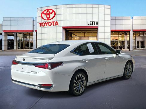Used 2024 Lexus ES 300h Ultra Luxury image 5