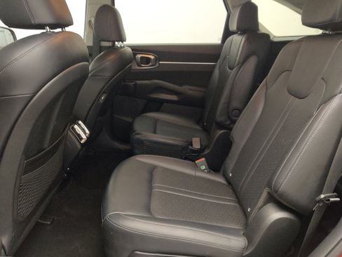 Used 2022 Kia Sorento S FWD image 18