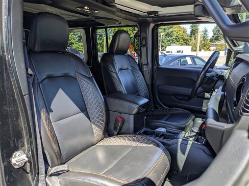 Used 2021 Jeep Wrangler Unlimited Sahara image 37