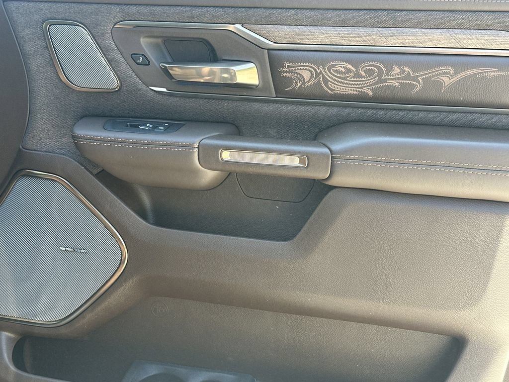Used 2025 RAM 1500 Limited AWD/4WD image 15