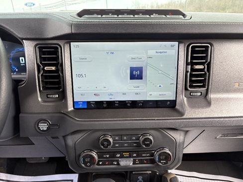 Used 2025 Ford Bronco Badlands image 26