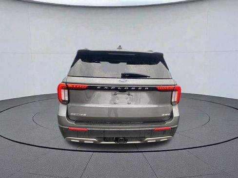 Used 2025 Ford Explorer Active w/ Active Comfort Package image 10