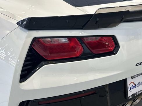 Used 2019 Chevrolet Corvette Stingray Coupe RWD image 11
