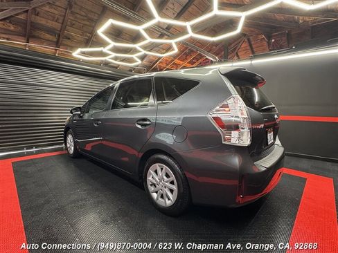 Used 2012 Toyota Prius V Three image 4