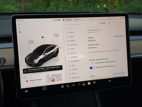Used 2025 Tesla Model Y Long Range RWD image 45
