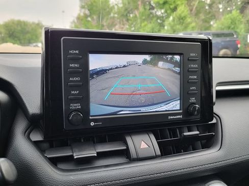 Used 2021 Toyota RAV4 XLE w/ Convenience Package FWD image 17