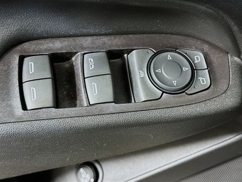 Used 2018 Chevrolet Equinox LT image 15