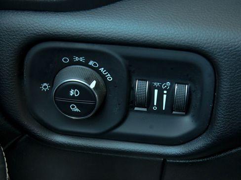 Used 2024 RAM 2500 Laramie image 42