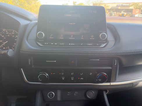 Used 2022 Nissan Rogue S FWD image 13
