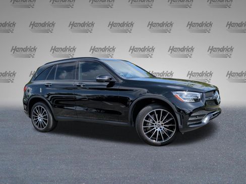 Used 2022 Mercedes-Benz GLC 300 image 2