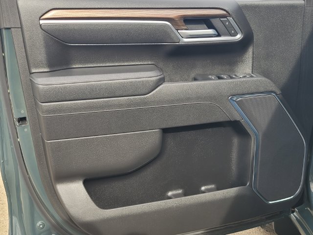 Certified 2025 Chevrolet Silverado 1500 LT AWD/4WD image 14