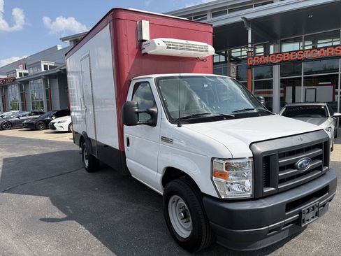 Used 2023 Ford E-350 and Econoline 350 Super Duty w/ Power Windows & Locks Group RWD image 1