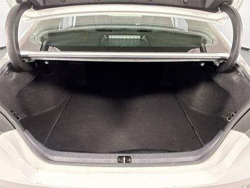 Used 2020 Toyota Camry SE image 35