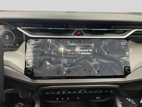 New 2026 Jeep Cherokee Limited AWD/4WD image 17