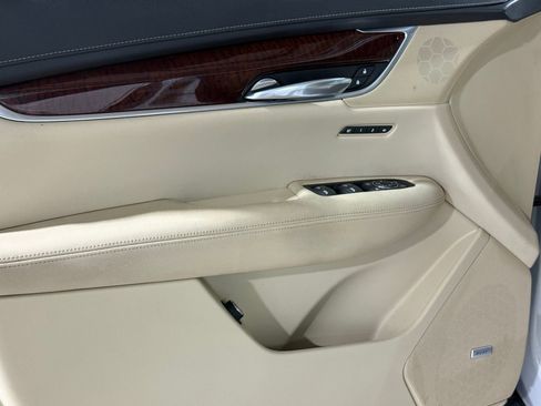 Used 2017 Cadillac XT5 Luxury w/ Driver Awareness Package image 13