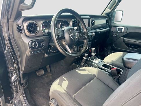 Used 2023 Jeep Wrangler Unlimited w/ Cold Weather Group AWD/4WD image 10