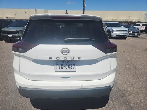 Used 2024 Nissan Rogue S FWD image 11