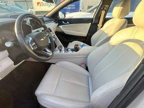 Used 2025 Genesis G70 2.5T RWD image 8